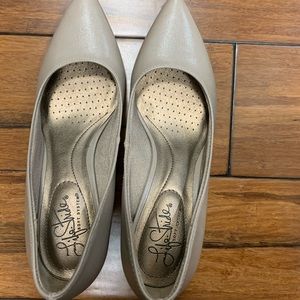 Lifestride flex pointy heels size 6